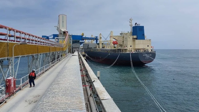 Perú: Proyecto Anglo American – Quellaveco realiza primera prueba de embarque de concentrado de cobre en el Terminal Portuario Engie